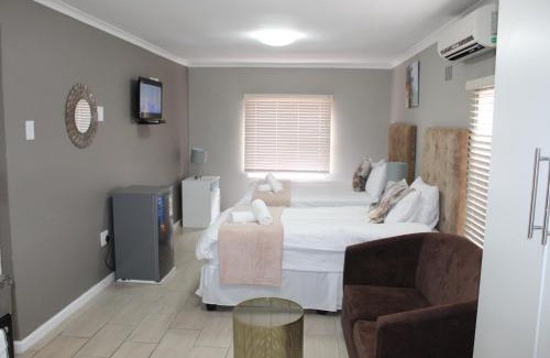 Goodwood House | 103onWallace Self Catering Guest House