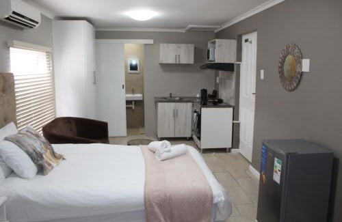 Goodwood House | 103onWallace Self Catering Guest House
