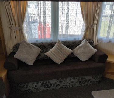 Ingoldmells Ski Chalet | 104-2 coral beach 8 berth 4 ADULTS MAX LEAD PERSON MUST BE OVER 30