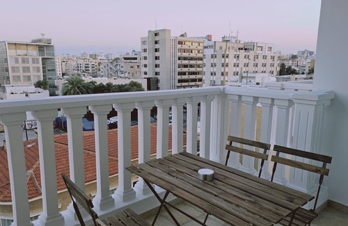 City Centre Apartment | 104 NIC - 403 Stay Cosmo City Suite