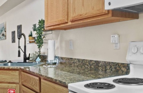 Biloxi Condo | 104 Oak Shores Just a short walk to the beach!