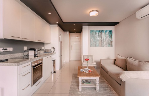 Green Point Apartment | 104 The legacy