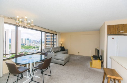 Waikiki Condo | 105 m² Condo ∙ 2 bedrooms ∙ 4 guests