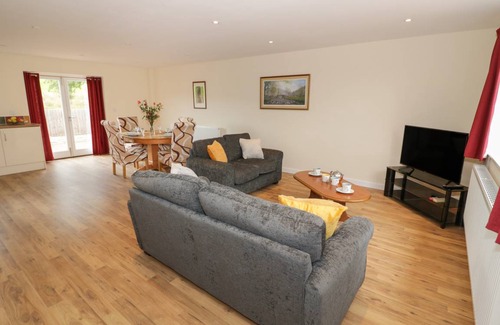 Ardens Grafton Cottage | 105 m² Cottage ∙ 2 bedrooms ∙ 4 guests