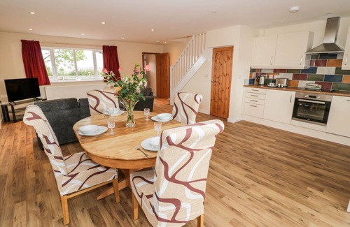 Ardens Grafton Cottage | 105 m² Cottage ∙ 2 bedrooms ∙ 4 guests
