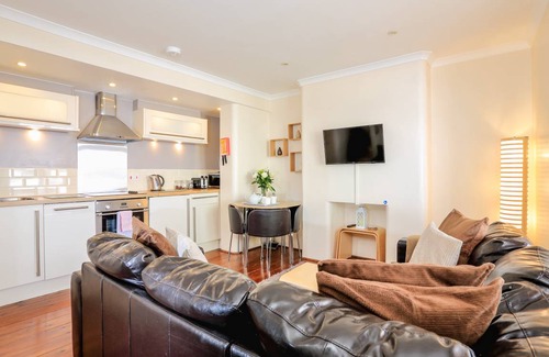 Dartmouth Cottage | 105 m² Cottage ∙ 2 bedrooms ∙ 4 guests