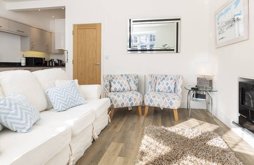 Dartmouth Cottage | 105 m² Cottage ∙ 2 bedrooms ∙ 4 guests