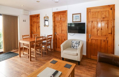 Holyhead Cottage | 105 m² Cottage ∙ 2 bedrooms ∙ 4 guests