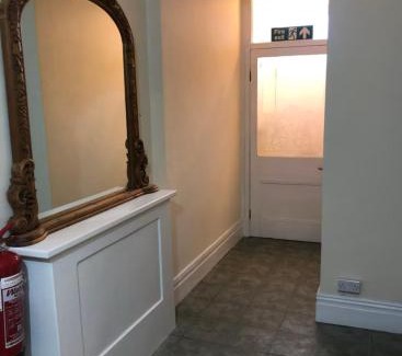 Sketty House | 106 Brynmill - Room 1 - Sea views