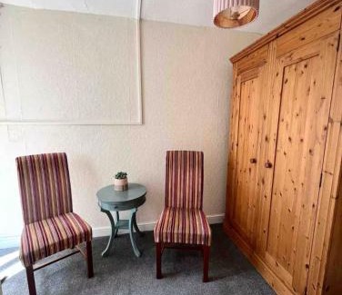 Sketty House | 106 Brynmill - Room 3