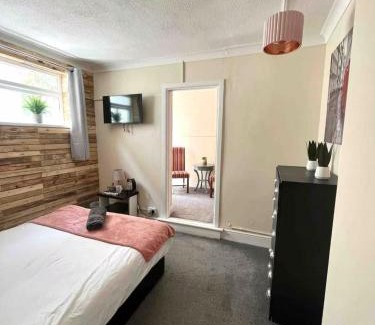 Sketty House | 106 Brynmill - Room 3