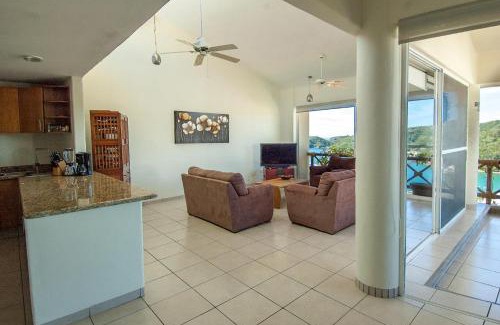 P Chahue House | 1063 - Cruz Del Mar M302
