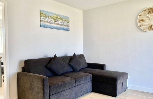Freshwater Ski Chalet | 107 Brambles Chine - sleeps 4 guests in 2 bedrooms