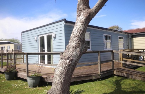 Earnley House | 10A Medmerry Park 2 Bedroom Chalet
