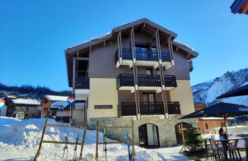Saint-Martin-de-Belleville Apartment | 10m from ski lifts, view mountain, balcony, tv, ski locker, 48m², Saint Martin de Belleville