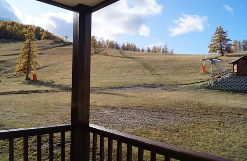 Le Super-Sauze Apartment | 10m from ski slopes, 3rd floor, view ski slopes, balcony, tv, 26m², Sauze - Super Sauze