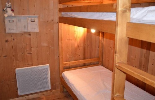Les Menuires Apartment | 10m from ski slopes, 7th floor, balcony, ski locker, 22m², Les Menuires