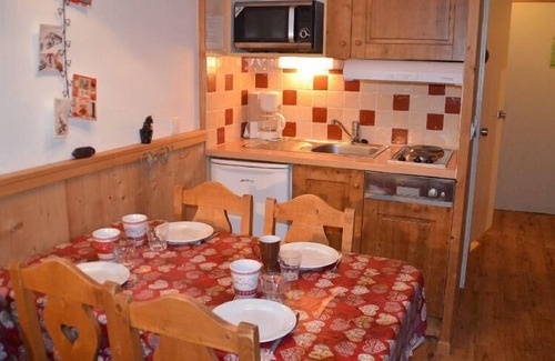 Les Menuires Apartment | 10m from ski slopes, 7th floor, balcony, ski locker, 22m², Les Menuires