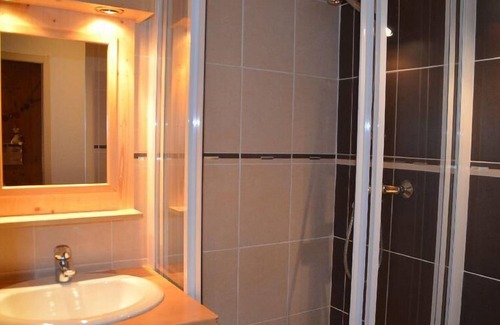Les Menuires Apartment | 10m from ski slopes, 7th floor, balcony, ski locker, 22m², Les Menuires