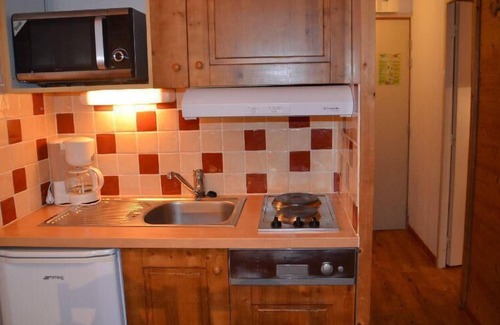 Les Menuires Apartment | 10m from ski slopes, 7th floor, balcony, ski locker, 22m², Les Menuires