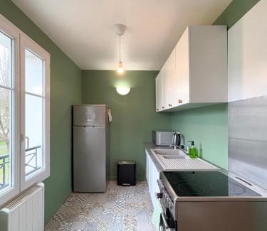 Bailly-Romainvilliers Apartment | 10min de Disney Duplex 2ch avec Parking & Balcon