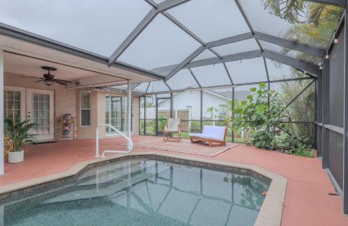 Port Charlotte House | 10min to Charlotte Beach - Cozy 4bd - Pool - Games
