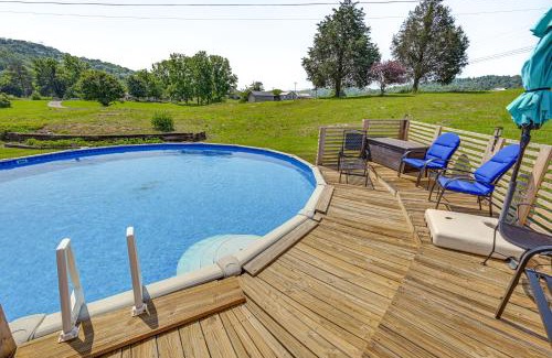 Somerset House | 11 Mi to Lake Rural Family Getaway with Fire Pit!