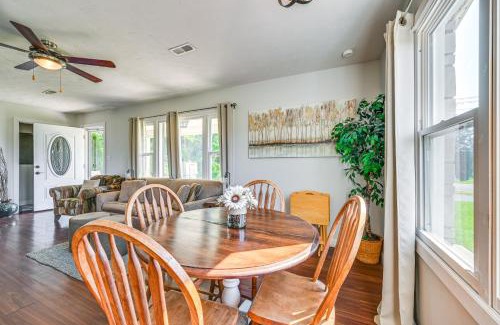 Somerset House | 11 Mi to Lake Rural Family Getaway with Fire Pit!
