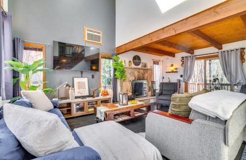 East Stroudsburg House | 11 Mi to State Park Home in East Stroudsburg!