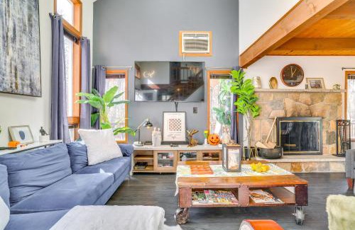 East Stroudsburg House | 11 Mi to State Park Home in East Stroudsburg!
