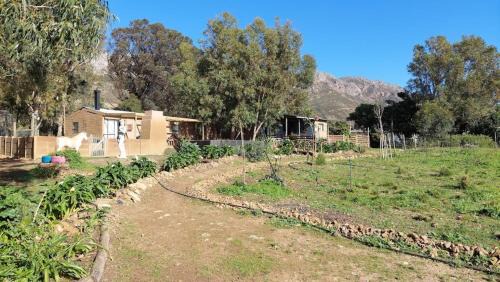 Helderberg Rural House | 11 Mountain Stream Hot Tub Self Catering