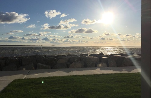 Anglesea Condo | 11 oceanfront windows.