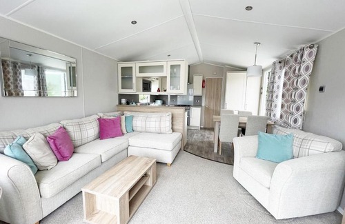 Newquay House | 11 Porth Valley Retreat