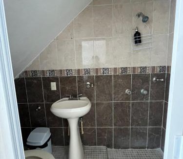 Leon Apartment | 11 VENATOR House Boutique