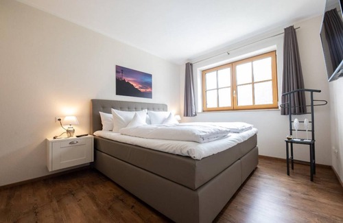 Farchant Apartment | 110 m² Apartment ∙ 3 bedrooms ∙ 6 guests