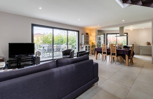 Dax House | 110 m² House ∙ 3 bedrooms ∙ 6 guests