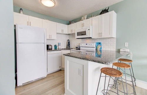 Wilmington Beach Condo | 1104 Starfish Room by Atlantic Towers