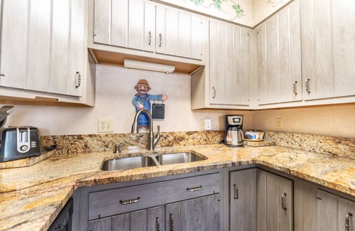 Dillon House | 111 Corinthian Circle Unit H by Summit County Mountain Retreats