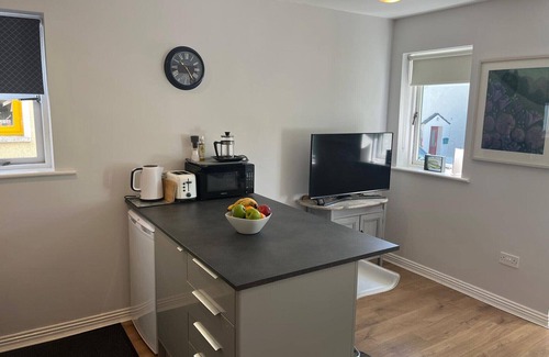 Clifden Ski Chalet | 112 Clifden Glen charming and cosy home