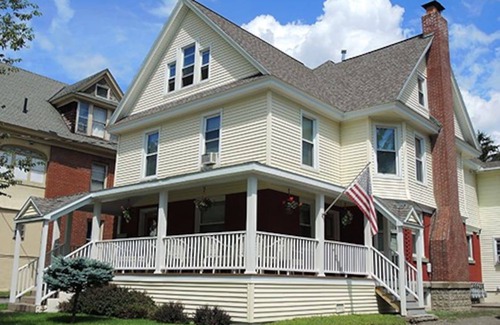 Oneonta Apartment | 112 m² Apartment ∙ 3 bedrooms ∙ 6 guests