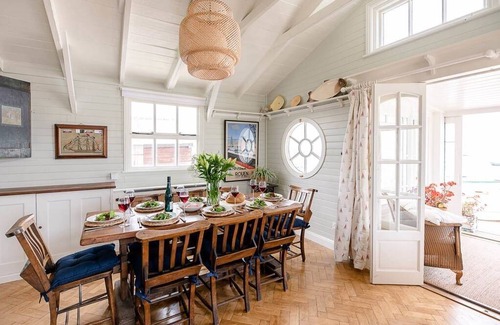 Felixstowe House | 112 m² House ∙ 4 bedrooms ∙ 6 guests