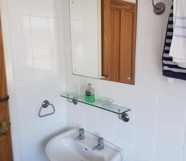 Sandown Ski Chalet | 112 Sandown Holiday Park, Wifi, sleeps 4