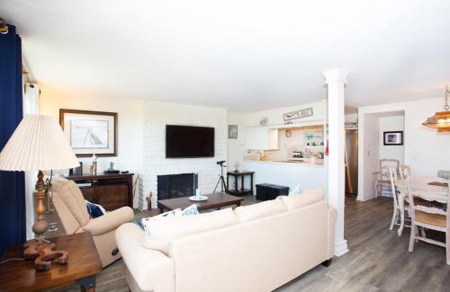 Balboa Peninsula House | 1121 E Balboa Blvd A & B