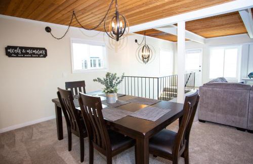 Balboa Peninsula House | 1121 E Balboa Blvd B