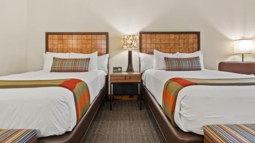 Stowe Area Resort | 1122 Guest Room The Pines Lodge At Spruce Peak Ski in Ski Out By Stowe Mountain Rentals