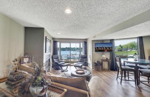 Charlevoix House | 114 Edgewater Inn