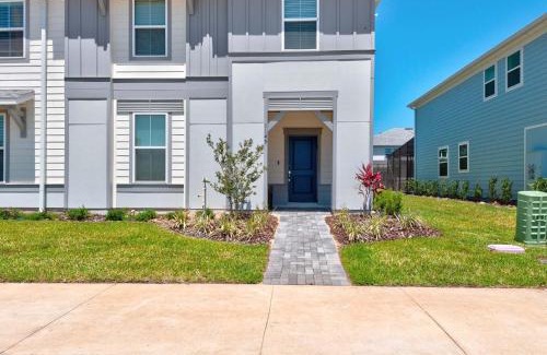Four Corners House | 1149 Spacious Family 5-Bedroom Townhome