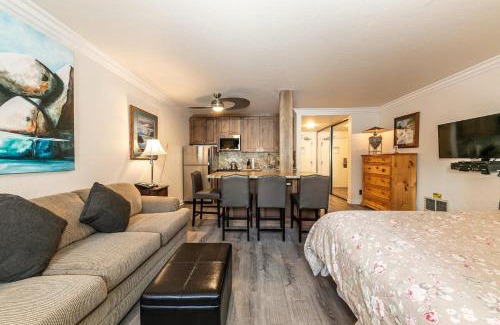 Truckee Apartment | 115 Bldg B studio