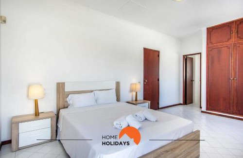 Santa Eulalia House | #116 Telhas Verdes by Home Holidays