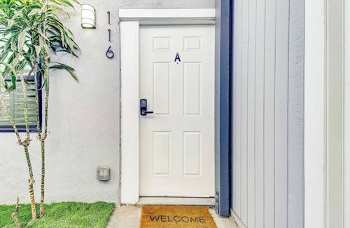 Santa Ana Condo | 116A - Hidden Gem - Timeless Comfort